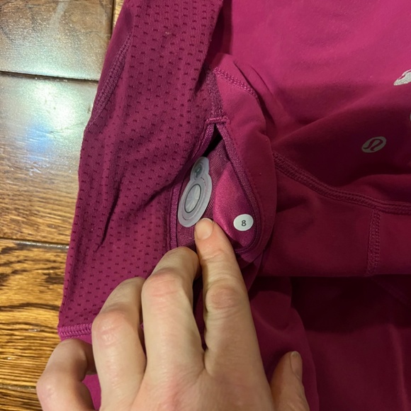 Sz 8 limited edition lululemon running 1/2 zip - Picture 2 of 5